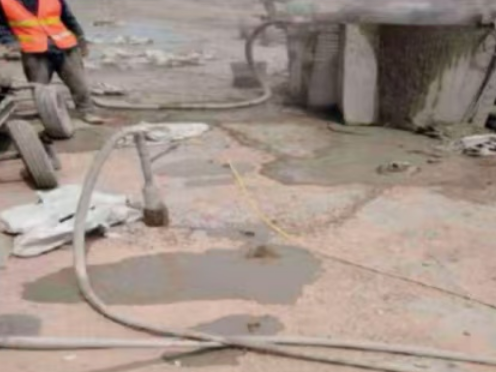 海西直辖水泥混凝土路面板底注浆技术 路面脱空注浆整治方案